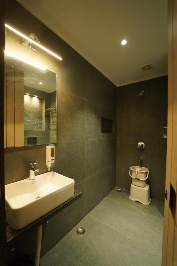 Hotel Laksh Raipur  ภายนอก รูปภาพ