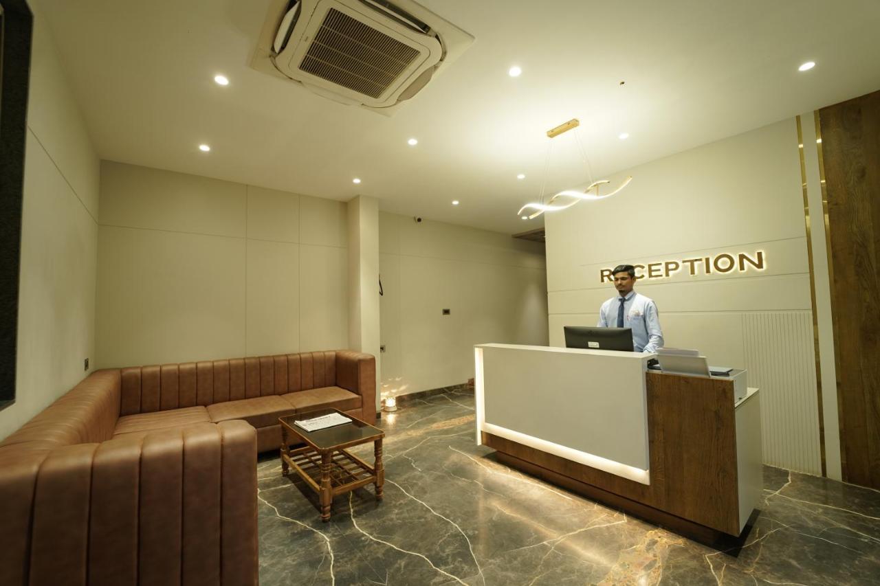 Hotel Laksh Raipur  ภายนอก รูปภาพ
