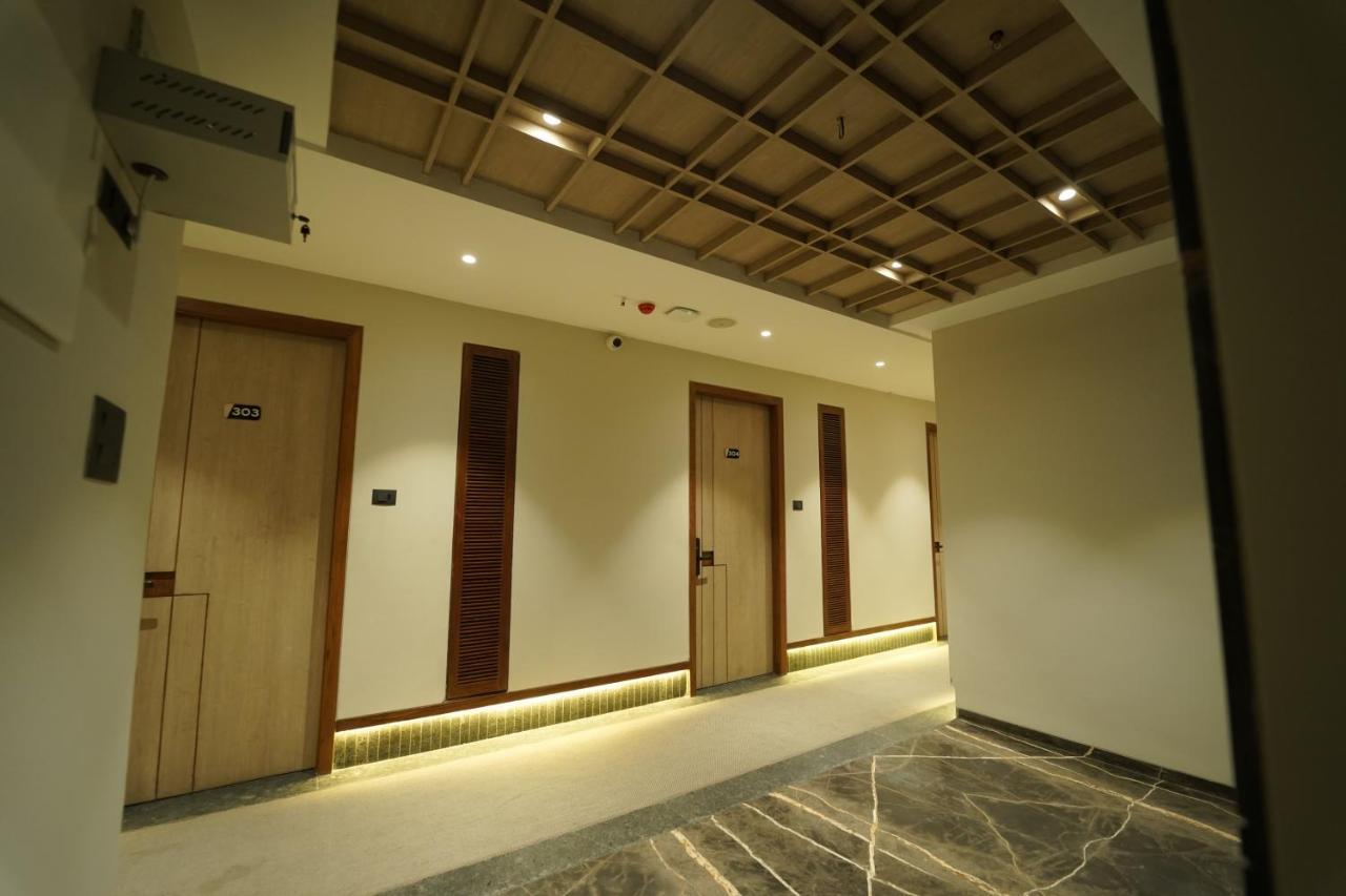 Hotel Laksh Raipur  ภายนอก รูปภาพ